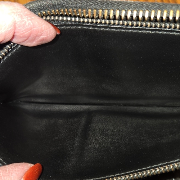 Louie Vuitton Damier Black Leather Wallet - Picture 12 of 13